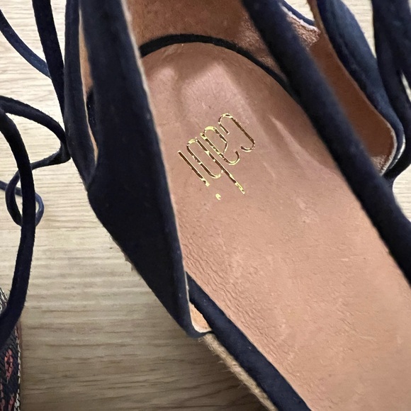 NEW Cabi Navy Suede Lace-Up Wedge Espadrilles – Tribal Pattern – Size 10M – New - Picture 8 of 14